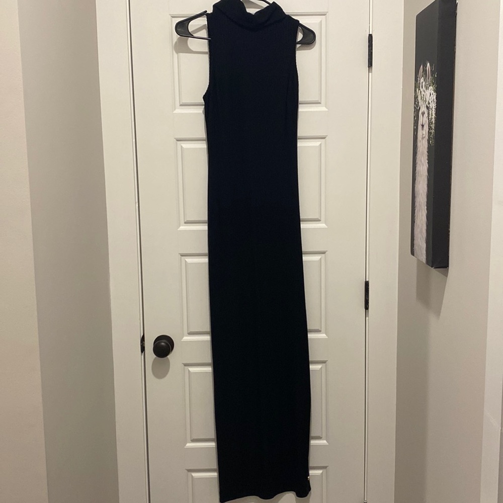 Black sleeveless maxi with collar